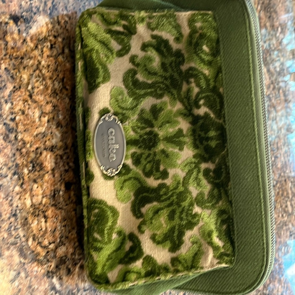 Cake clutch baby bag